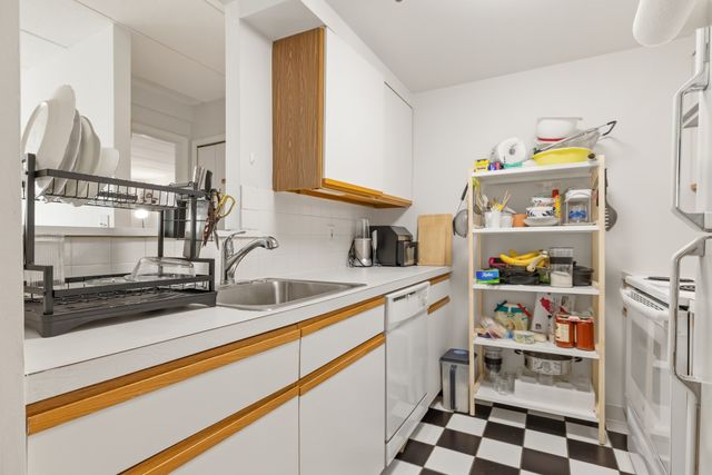 1933 Commonwealth Avenue 212, Boston, MA 02135