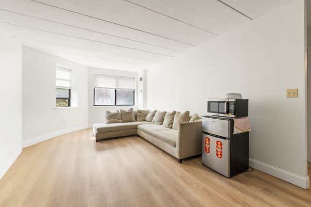1933 Commonwealth Avenue 212, Boston, MA 02135