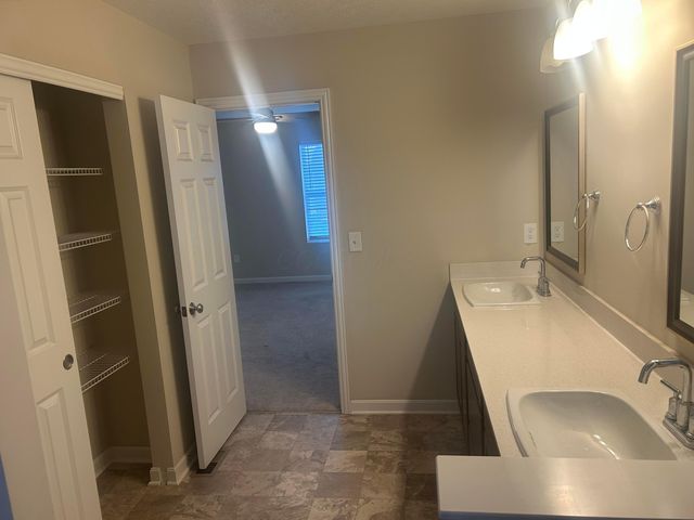 6613 Constitution Way, Powell, OH 43065