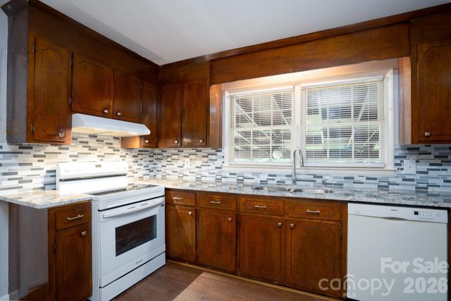 5742 faulconbridge Road, Charlotte, NC 28227