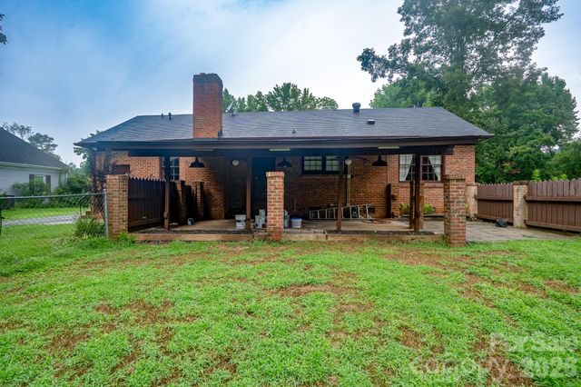 5742 faulconbridge Road, Charlotte, NC 28227