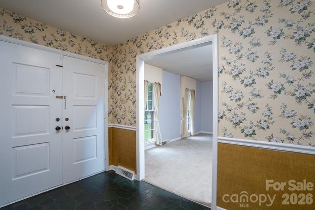 5742 faulconbridge Road, Charlotte, NC 28227