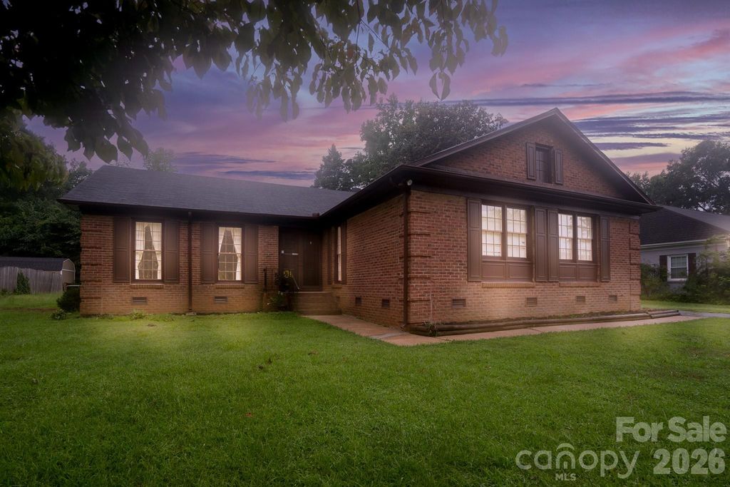 5742 faulconbridge Road, Charlotte, NC 28227