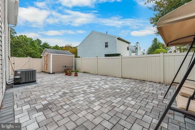 17 WINCHESTER DR, East Windsor, NJ 08520