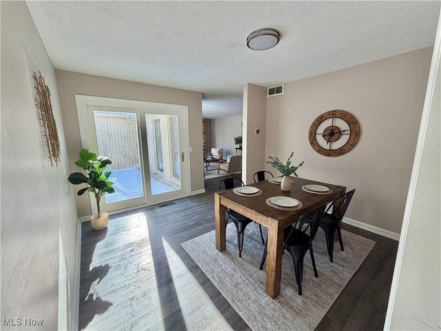 19341 Idlewood Trail, Strongsville, OH 44149