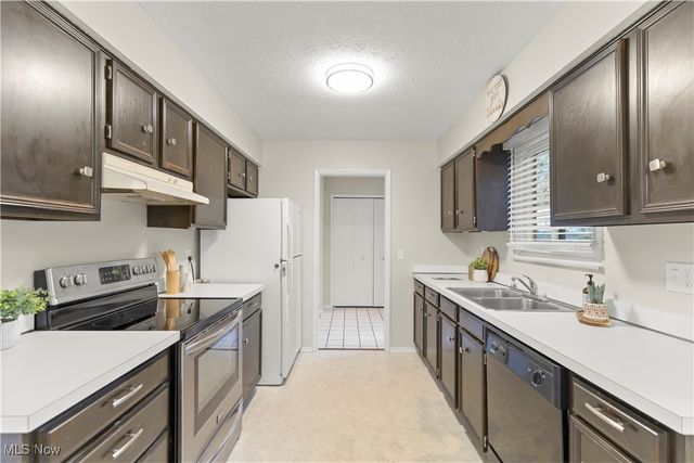 19341 Idlewood Trail, Strongsville, OH 44149