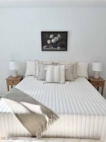 19341 Idlewood Trail, Strongsville, OH 44149