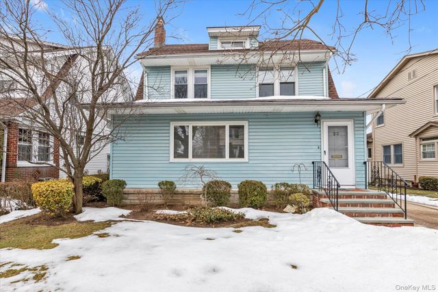 23 Thompson Place, Lynbrook, NY 11563
