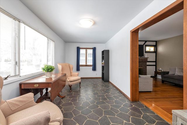 23 Thompson Place, Lynbrook, NY 11563