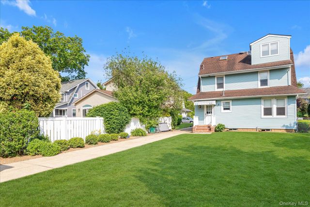 23 Thompson Place, Lynbrook, NY 11563