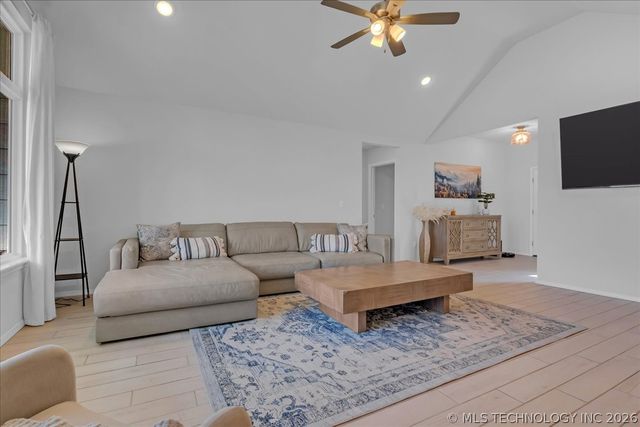 15502 S 34th East Avenue, Bixby, OK 74008