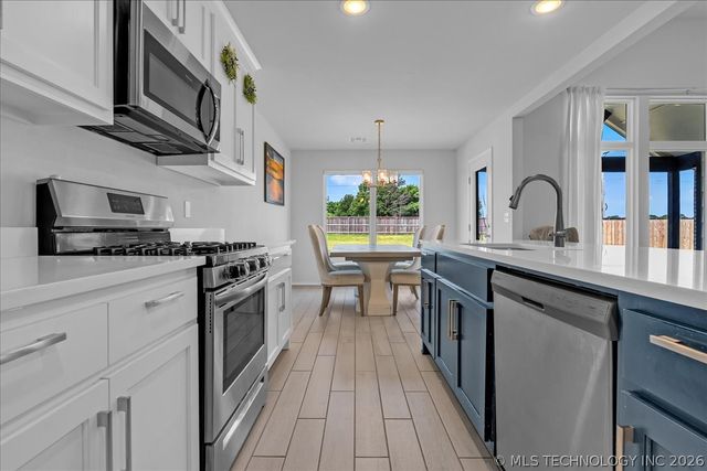 15502 S 34th East Avenue, Bixby, OK 74008