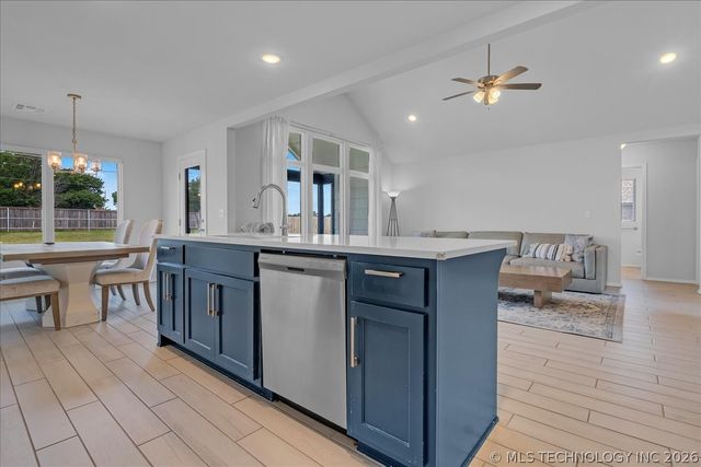 15502 S 34th East Avenue, Bixby, OK 74008