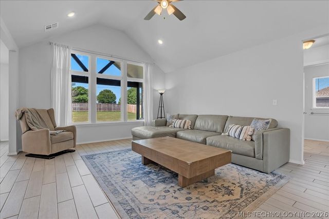 15502 S 34th East Avenue, Bixby, OK 74008