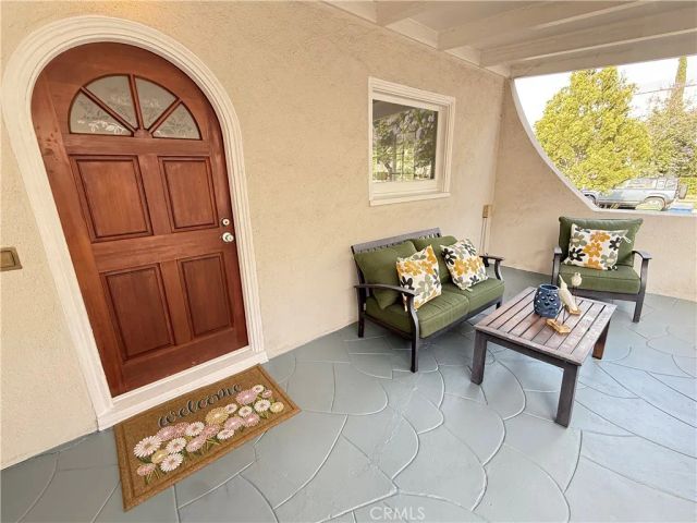 933 S MULLEN Avenue, Los Angeles, CA 90019