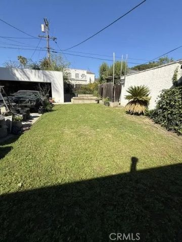 933 S MULLEN Avenue, Los Angeles, CA 90019