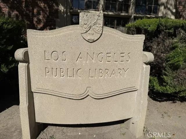 933 S MULLEN Avenue, Los Angeles, CA 90019
