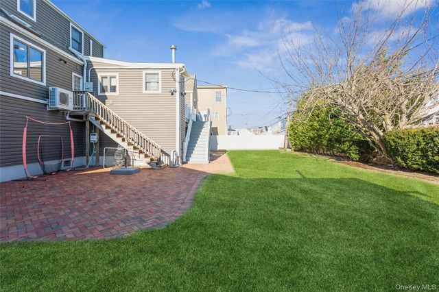 73 Parma Road, Island Park, NY 11558