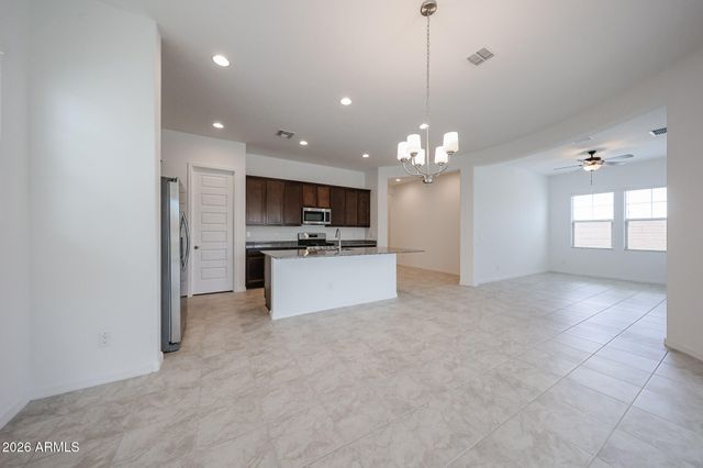 7616 W BRONCO Trail, Peoria, AZ 85383