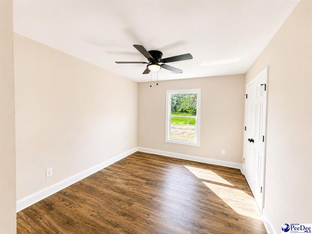 1814 COOTERS CROSSING RD, Timmonsville, SC 29161
