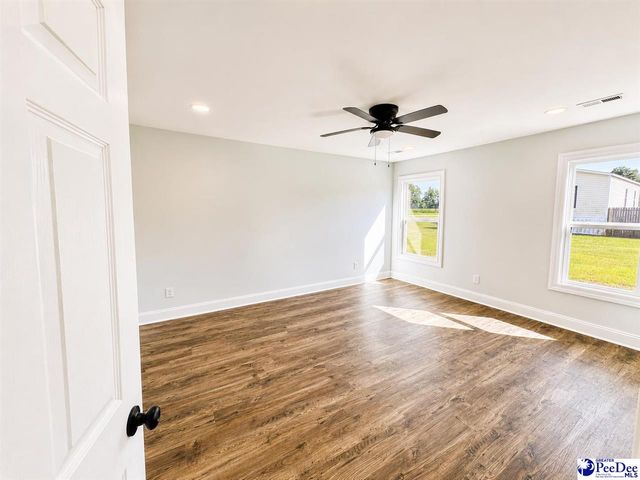 1814 COOTERS CROSSING RD, Timmonsville, SC 29161