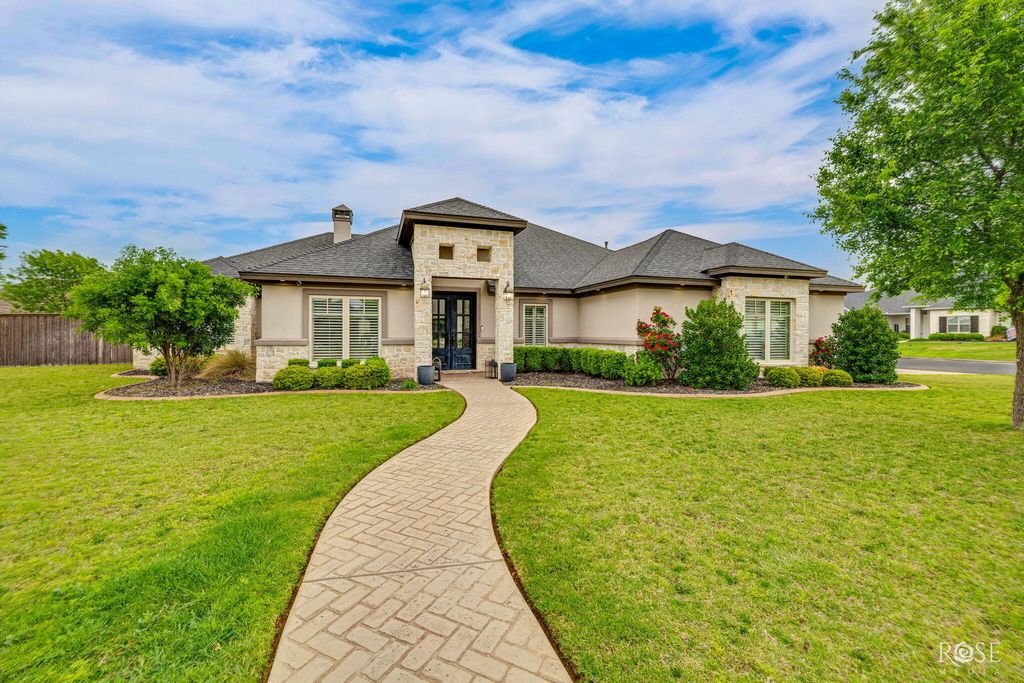 Image 4 of property listing at 4750 Shadow Creek Drive, San Angelo, TX 76904