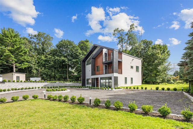 408 Buena Vista Road, New City, NY 10956