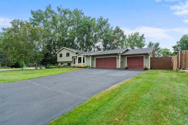 1555 Lamotte Circle, Centerville, MN 55038