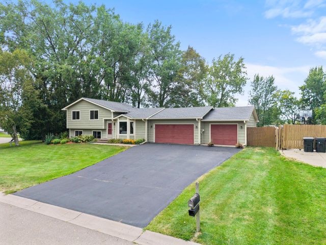 1555 Lamotte Circle, Centerville, MN 55038