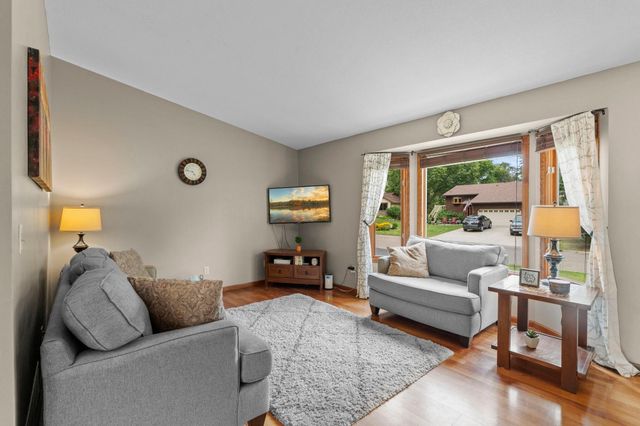 1555 Lamotte Circle, Centerville, MN 55038