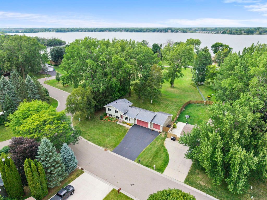 1555 Lamotte Circle, Centerville, MN 55038