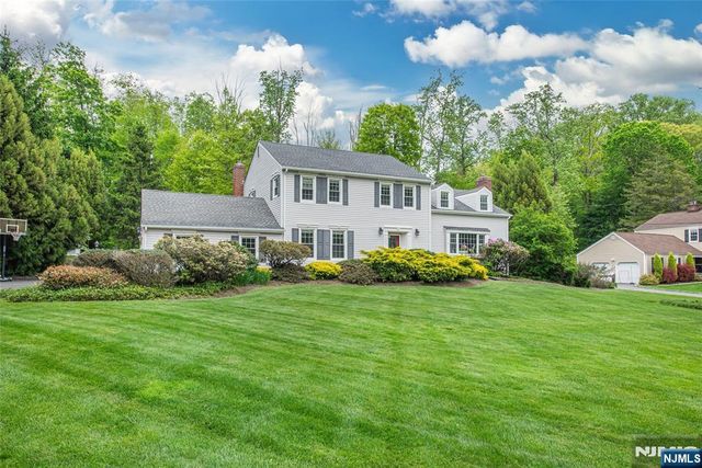 23 Pepperidge Road, Morris Township, NJ 07960