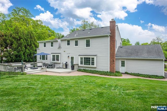 23 Pepperidge Road, Morris Township, NJ 07960
