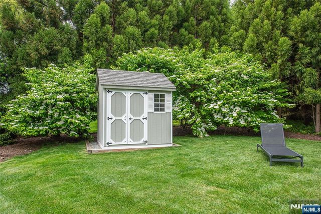 23 Pepperidge Road, Morris Township, NJ 07960