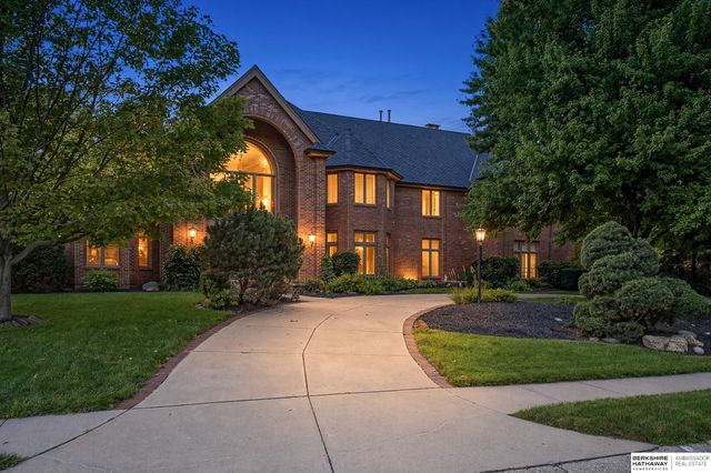 754 N 164th Street, Omaha, NE 68118
