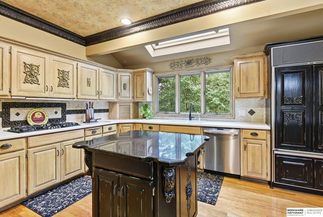 754 N 164th Street, Omaha, NE 68118