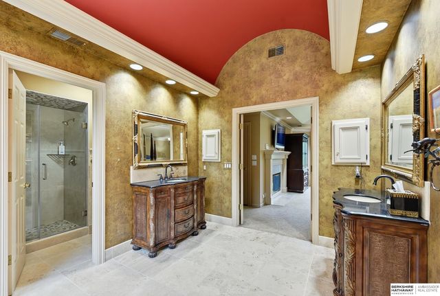 754 N 164th Street, Omaha, NE 68118
