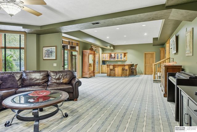 754 N 164th Street, Omaha, NE 68118