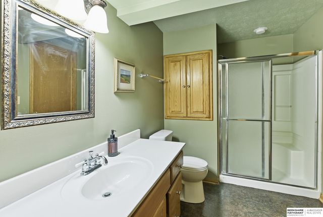 754 N 164th Street, Omaha, NE 68118