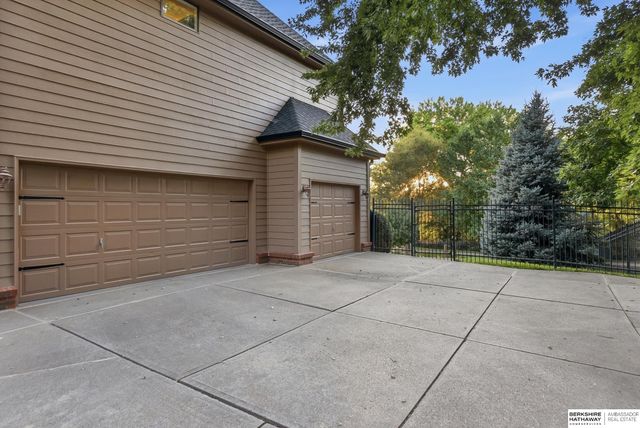 754 N 164th Street, Omaha, NE 68118