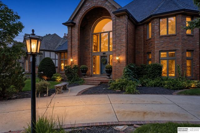 754 N 164th Street, Omaha, NE 68118