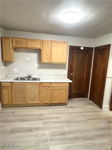 9613 Parkview Avenue, Cleveland, OH 44104