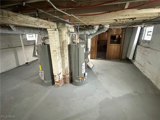 9613 Parkview Avenue, Cleveland, OH 44104