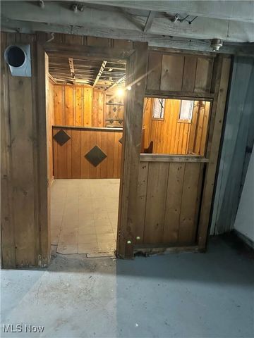 9613 Parkview Avenue, Cleveland, OH 44104