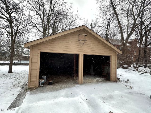 9613 Parkview Avenue, Cleveland, OH 44104