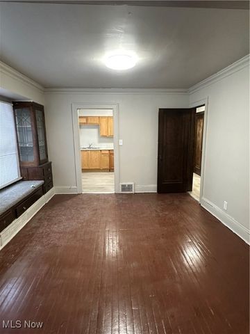 9613 Parkview Avenue, Cleveland, OH 44104