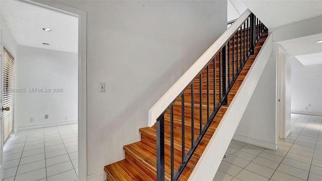 205 Dunwoody Ln 17-85, Hollywood, FL 33021