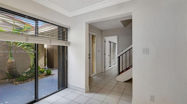 205 Dunwoody Ln 17-85, Hollywood, FL 33021