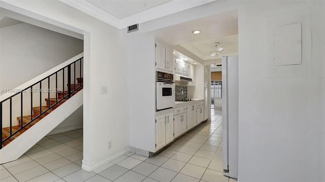 205 Dunwoody Ln 17-85, Hollywood, FL 33021