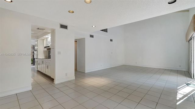 205 Dunwoody Ln 17-85, Hollywood, FL 33021